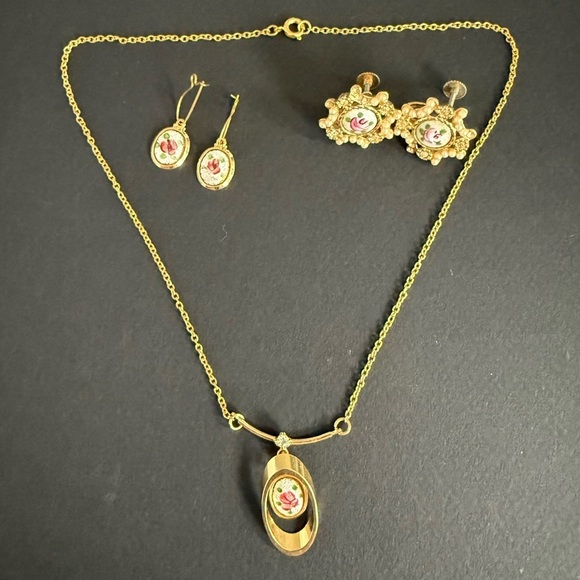 unbranded Jewelry - 🌹 Vintage Hand-Painted Porcelain Rose Jewelry Set – Necklace + Earrings